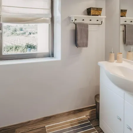 Appartamento Mit Blick Auf Wasser By Interhome Armissan